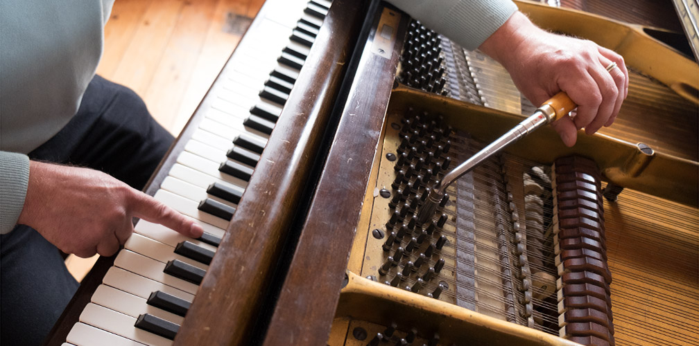 Piano tuner